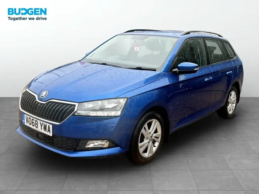 Used Skoda Fabia SE 110 HP (80 kW) 2018 Blue Estate