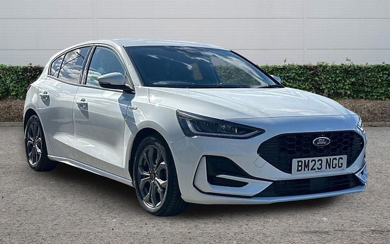 Used Ford Focus ST-Line 125 HP (91 kW) 2023 White Hatchback