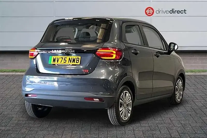 Usado Leapmotor T03 69 kW (95 HP) 2025 Cinzento Citadino