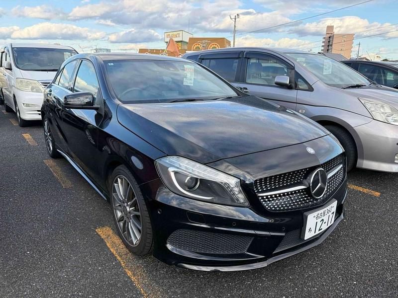 Used Mercedes A180 SE 122 HP (89 kW) 2014 Black Hatchback