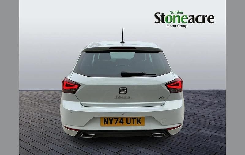 Begagnad Seat Ibiza FR 113 HK (83 kW) 2025 Vit Halvkombi
