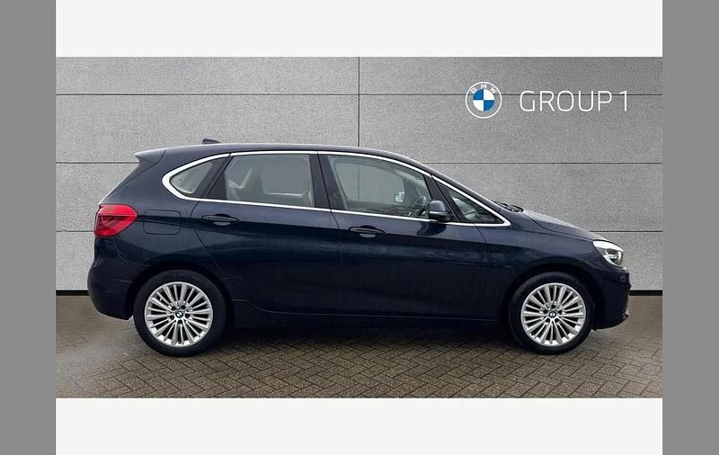 Used BMW 218 Luxury Line 136 HP (100 kW) 2017 Blue Estate