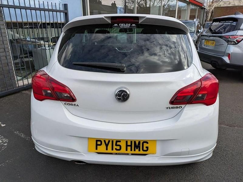 Second-hand Vauxhall Corsa Edition 2015 Alb Hatchback