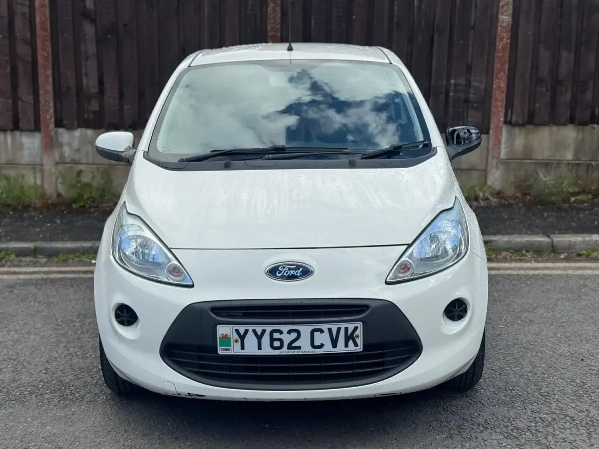 Used Ford Ka S 69 HP (50 kW) 2012 White Hatchback