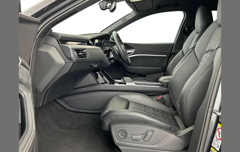 Used Audi e-tron Advanced 369 kW (503 HP) 2023 Grey SUV