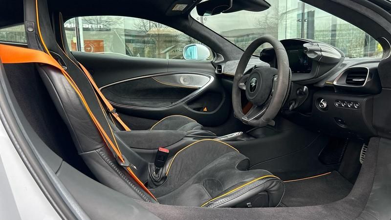 Used McLaren Artura 680 HP (500 kW) 2023 Grey Coupe