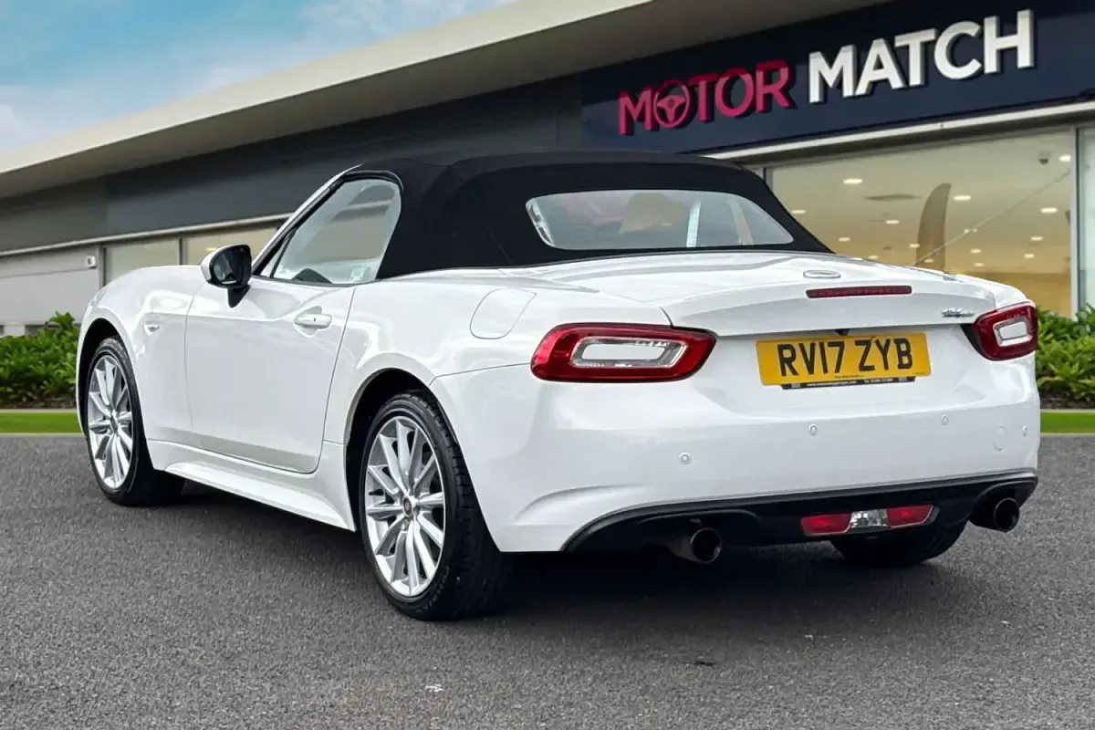 Used Fiat 124 Spider Lusso Plus 140 HP (102 kW) 2017 White Cabriolet