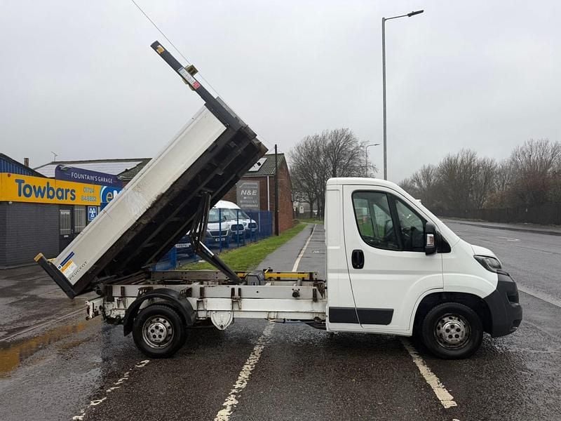 White Used 2018 Peugeot Boxer Van | £8,495 (Super price) - Image 1/4