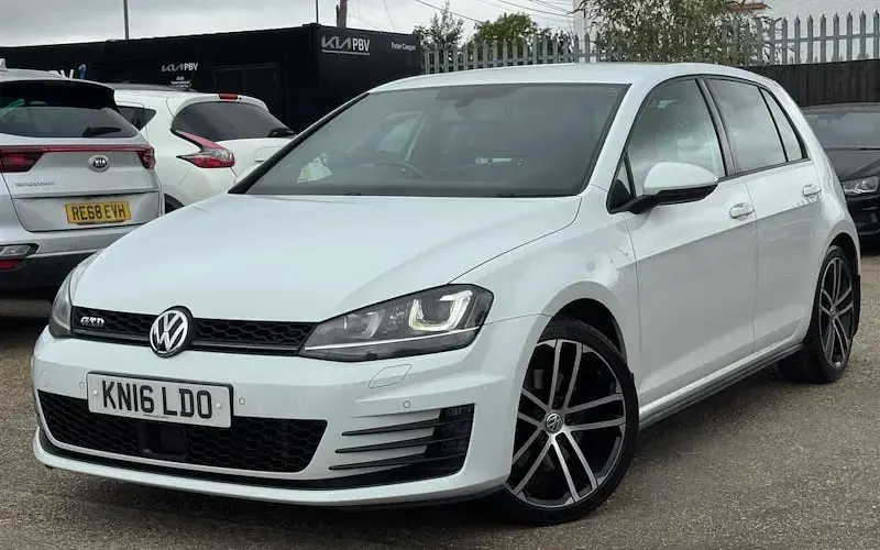 Used VW Golf VII GTD 184 HP (135 kW) 2015 White Hatchback