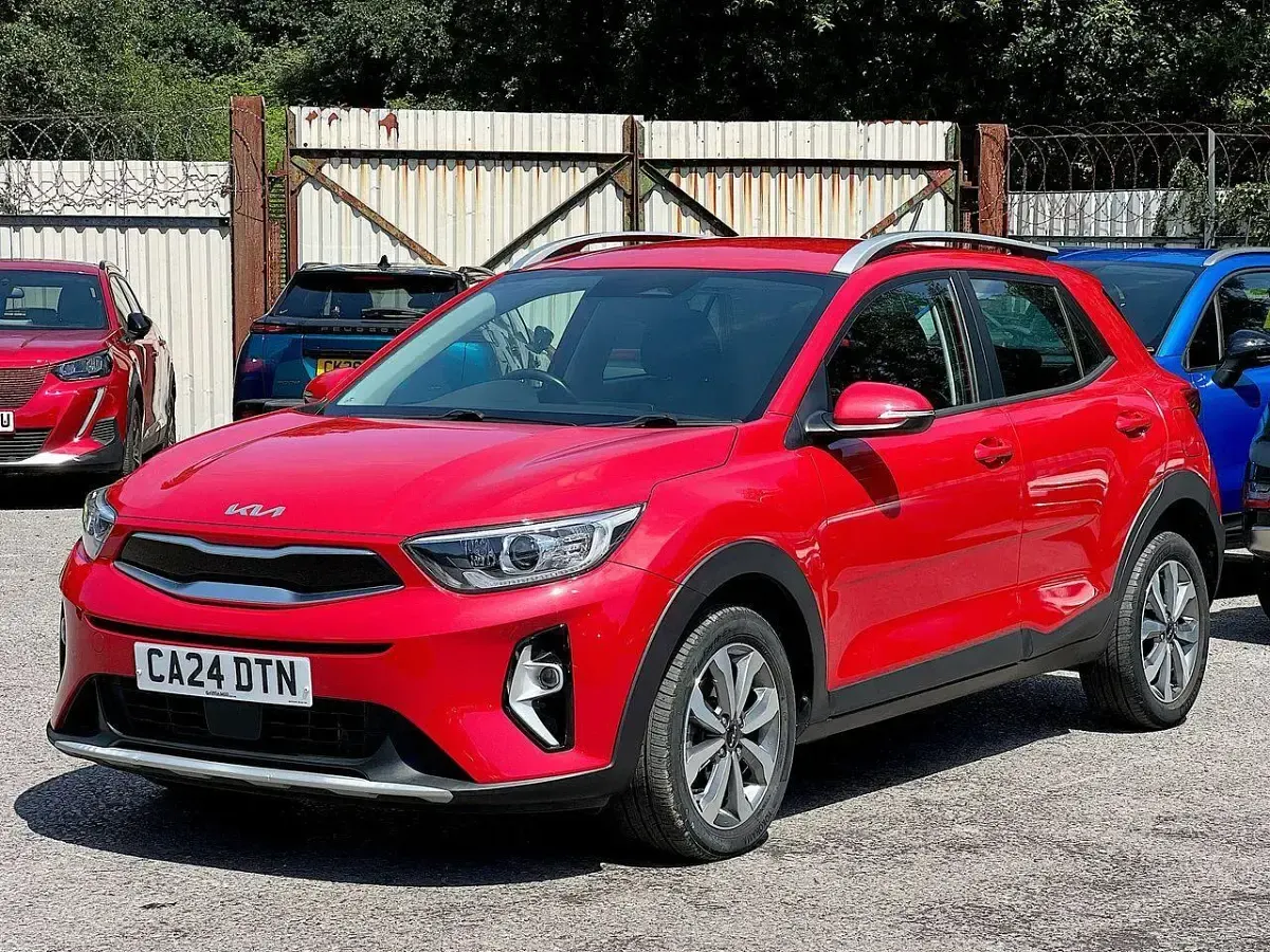 Used Kia Stonic 98 HP (72 kW) 2024 Red SUV