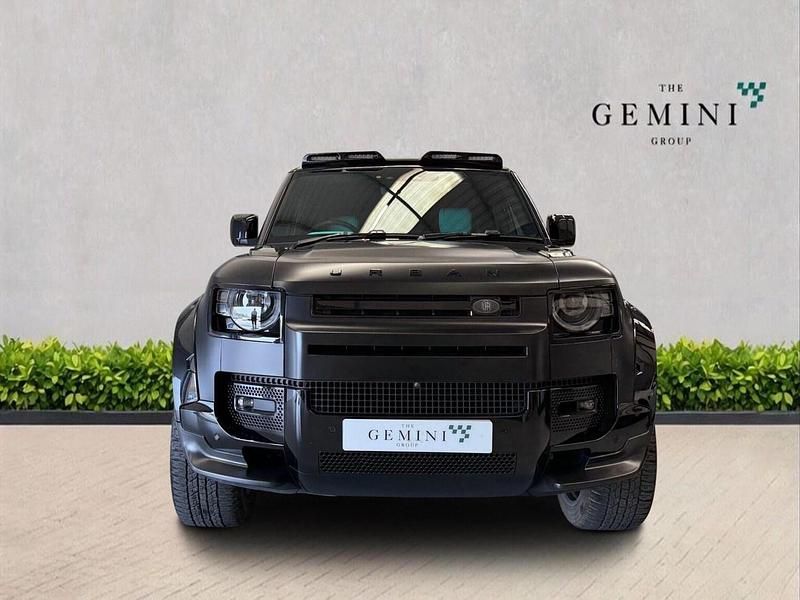 Usado Land Rover Defender HSE Dynamic 296 HP (217 kW) 2024 Preto SUV
