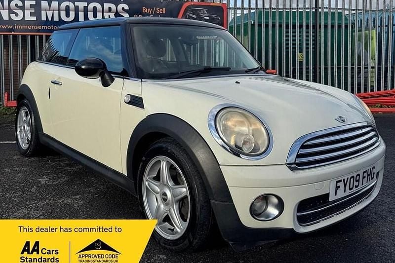 Used Mini Cooper D Hatch 2009 White Hatchback