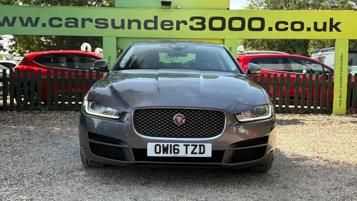 Used Jaguar XE Portfolio 180 HP (132 kW) 2016 Grey Sedan