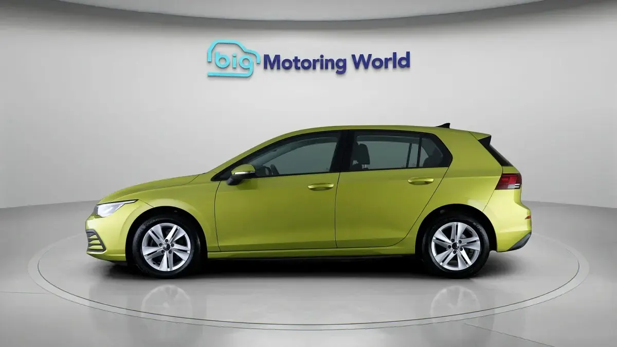 Used VW Golf VIII S 150 HP (110 kW) 2022 Yellow Hatchback