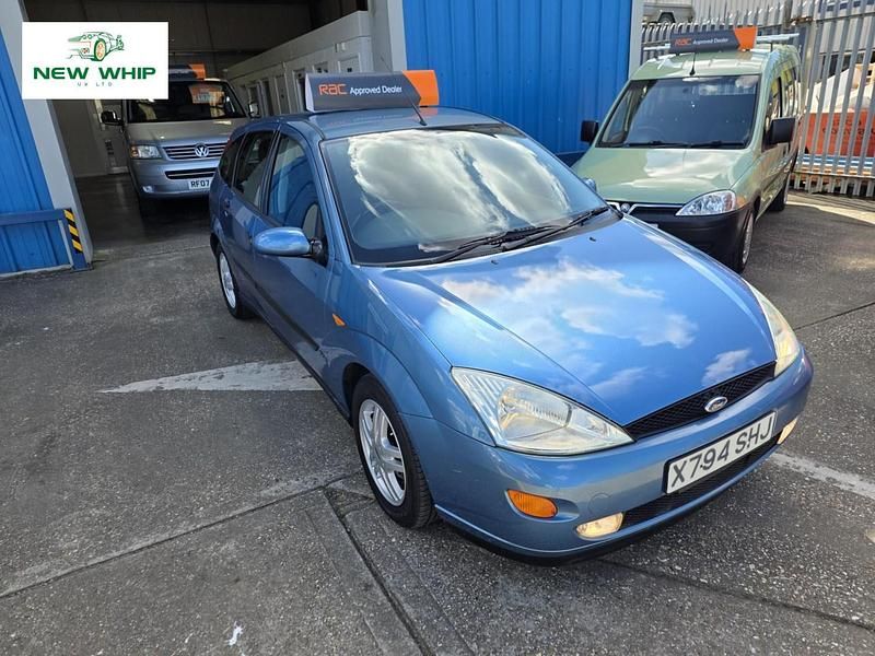Used Ford Focus Zetec 115 HP (84 kW) 2000 Blue Hatchback