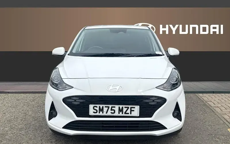 Used Hyundai i10 Premium 79 HP (58 kW) 2025 White Hatchback