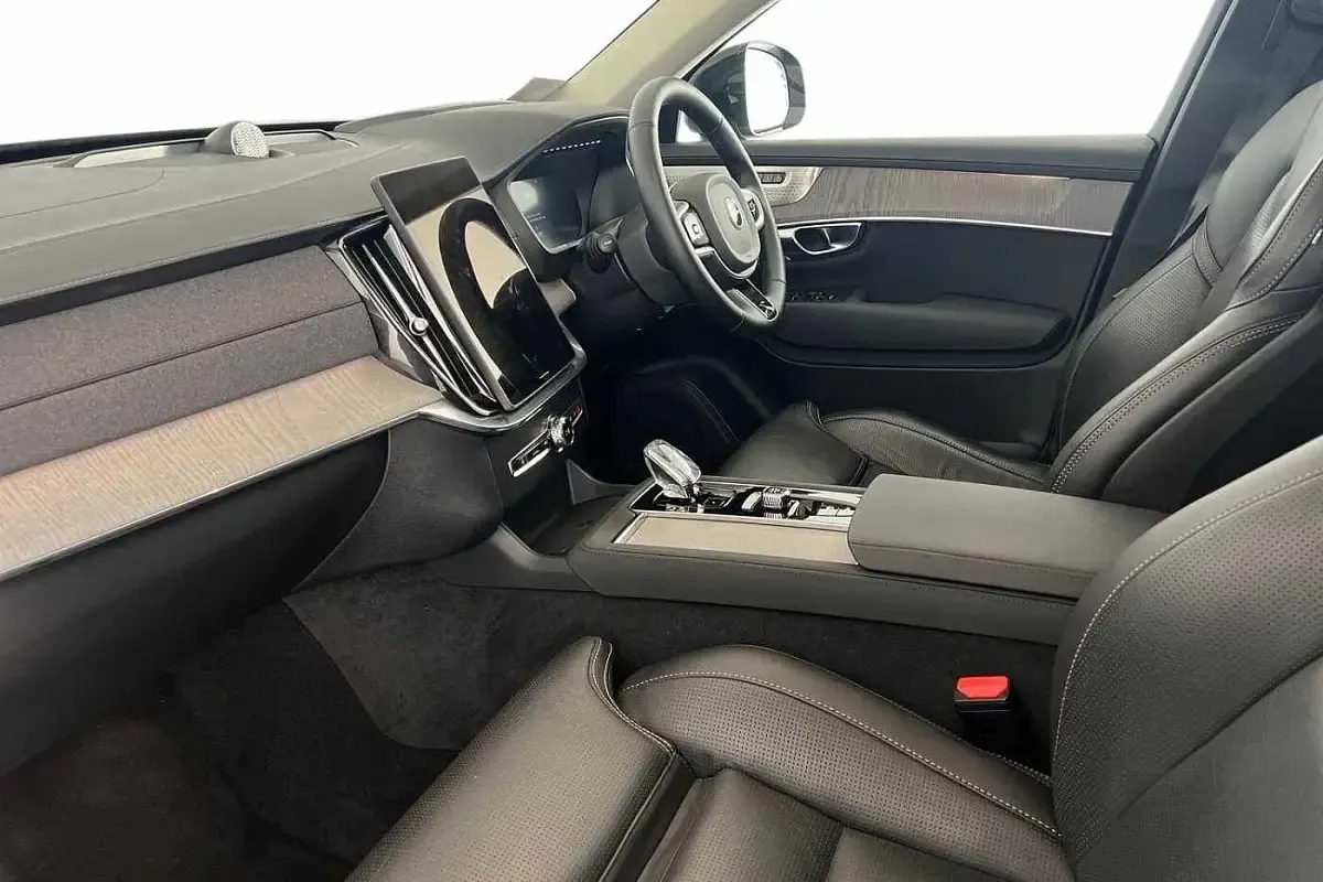 Used Volvo XC90 Ultra 455 HP (334 kW) 2025 Silver dawn SUV