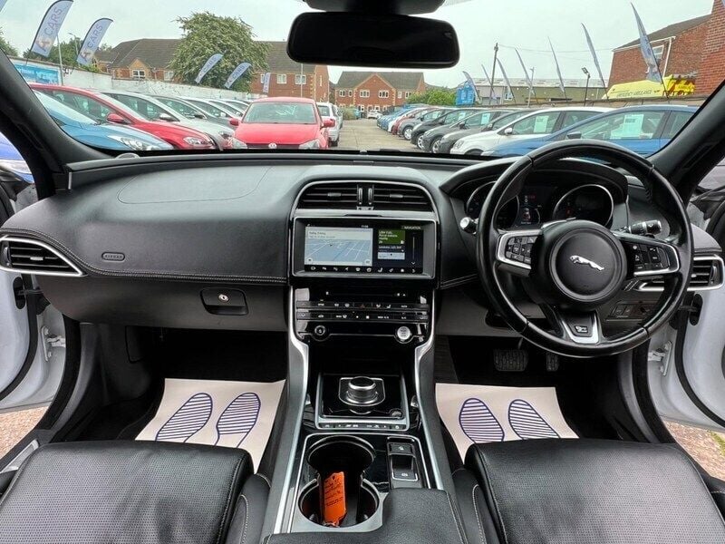 Image 2/4