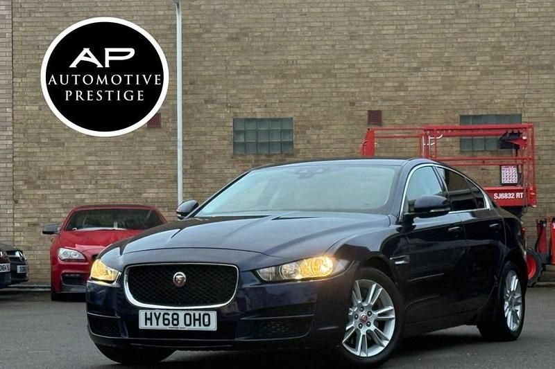 Used Jaguar XE Ingenium 200 HP (147 kW) 2018 Blue Sedan