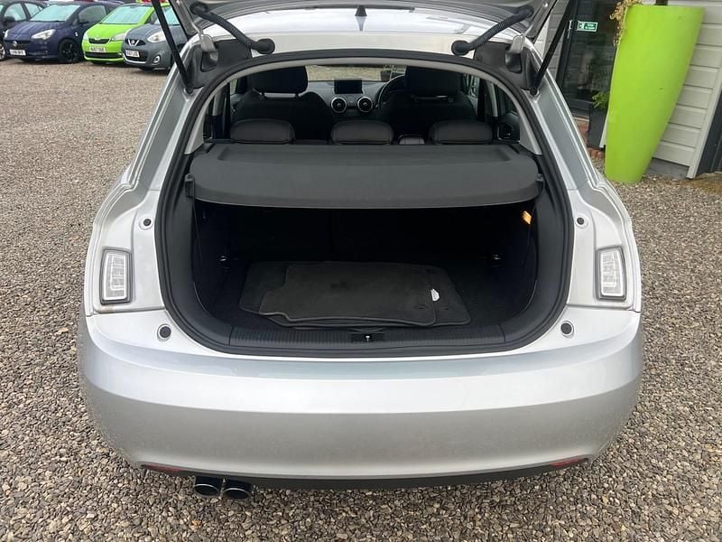 Used Audi A1 Sportback Sport 122 HP (89 kW) 2012 Silver Hatchback