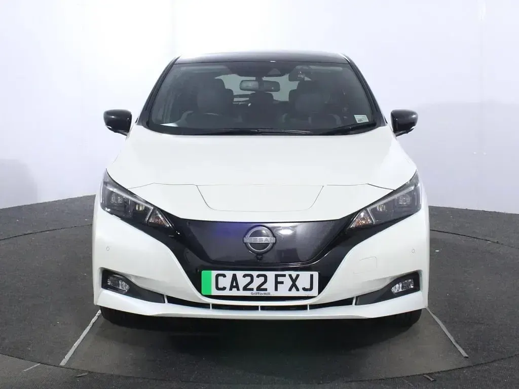 Used Nissan Leaf Tekna 160 kW (218 HP) 2022 White Hatchback