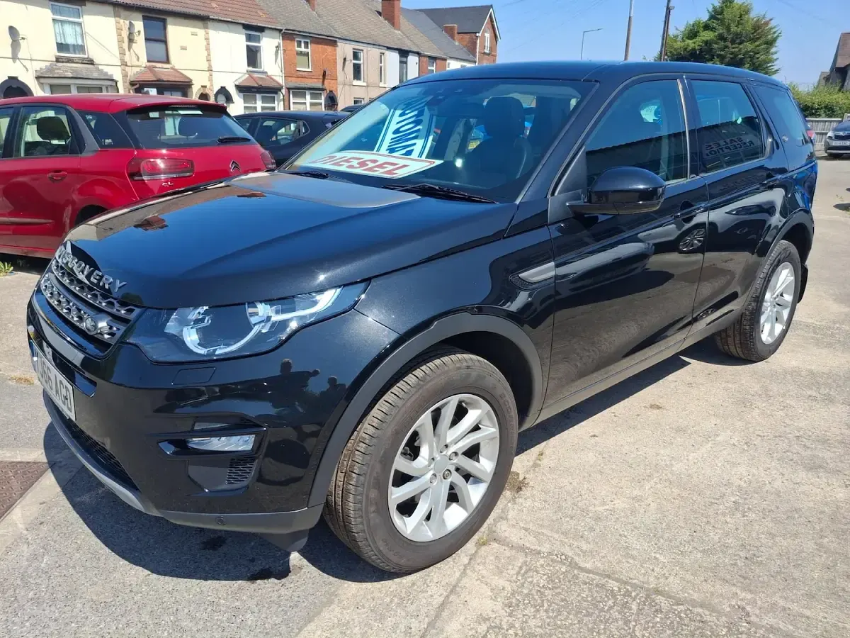Used Land Rover Discovery Sport SE 180 HP (132 kW) 2017 Black SUV