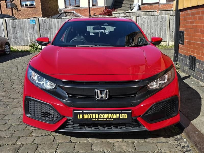 Begagnad Honda Civic SE 2018 Röd Halvkombi