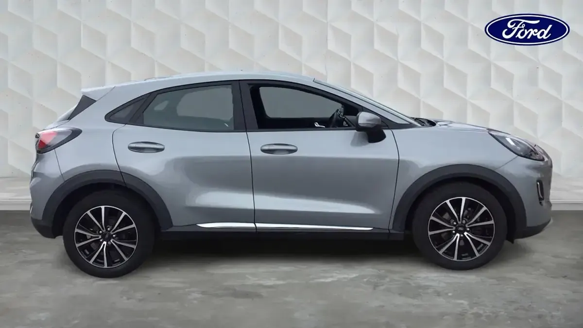 Usado Ford Puma Titanium 123 CV (90 kW) 2024 Plateado SUV