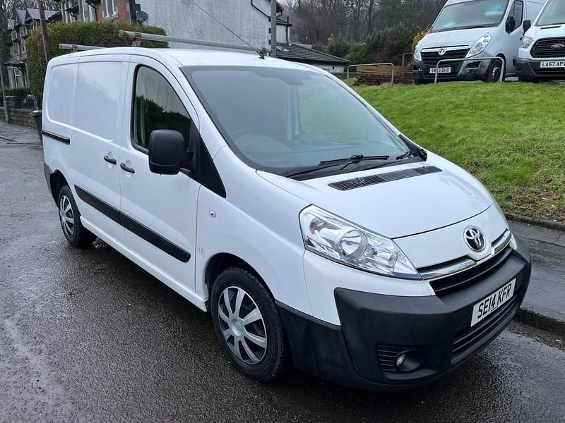 White Used 2014 Toyota Proace H1 MPV | £3,995 - Image 1/4