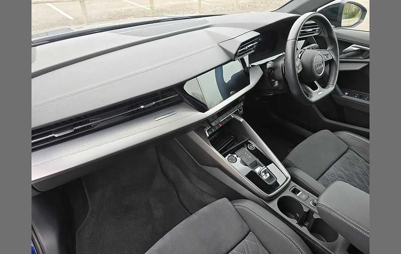 Used Audi A3 Comfort 147 HP (108 kW) 2023 Blue Sedan