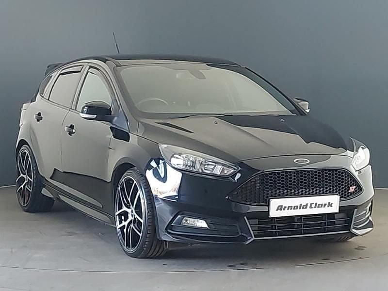 Black Used 2016 Ford Focus ST Hatchback | £8,998 (Super price) - Image 1/4