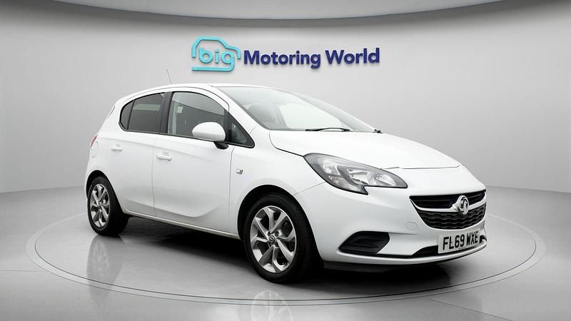 Used Vauxhall Corsa Sport 90 HP (66 kW) 2018 White Hatchback