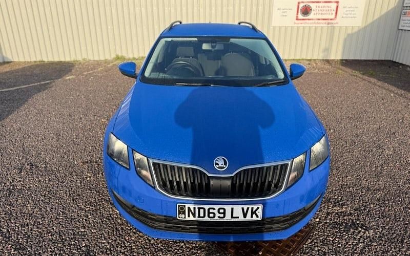 Used Skoda Octavia SE Drive 150 HP (110 kW) 2019 Blue Estate