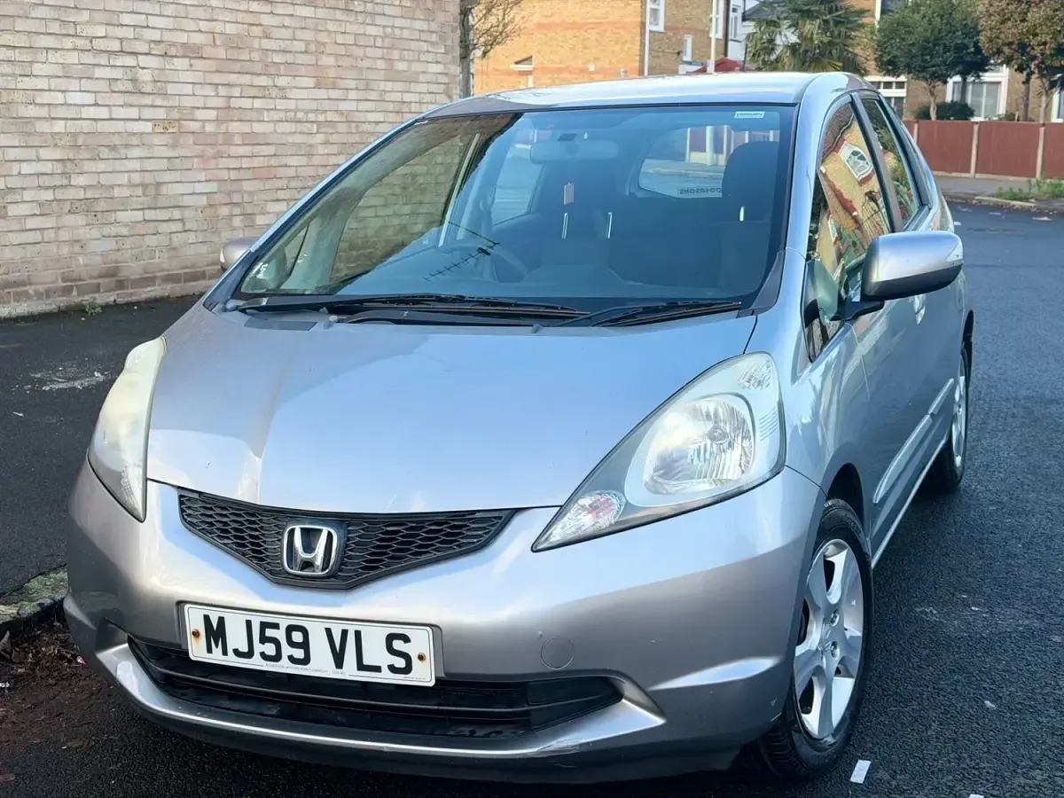 Used Honda Jazz ES 2009 Silver Hatchback