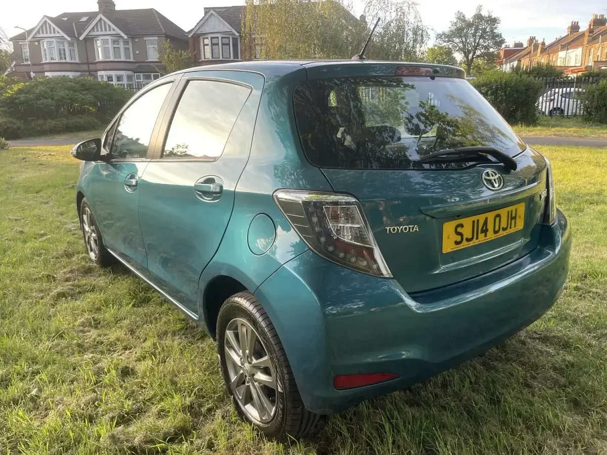 Usado Toyota Yaris Plus 2014 Azul Citadino