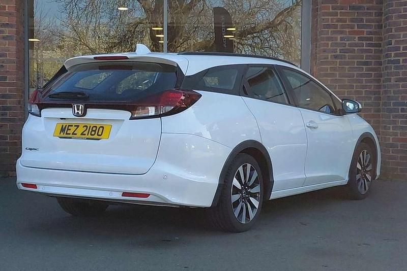 Używany Honda Civic SE Plus 139 KM (102 kW) 2018 Biały Kombi
