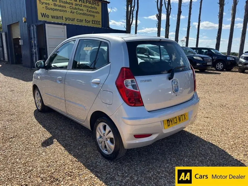 Used Hyundai i10 Active 85 HP (62 kW) 2013 Silver Hatchback