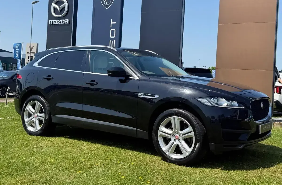 Used Jaguar F-Pace Portfolio 178 HP (130 kW) 2020 Black SUV