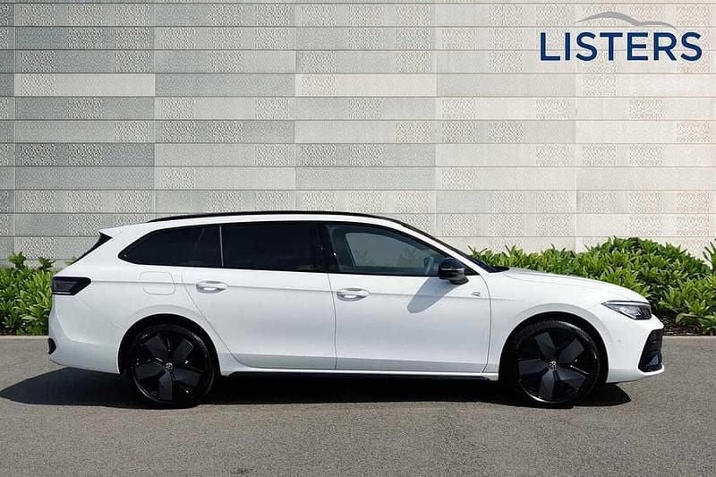 Used VW Passat R-line 204 HP (150 kW) 2025 Pure white grenadilla black Estate