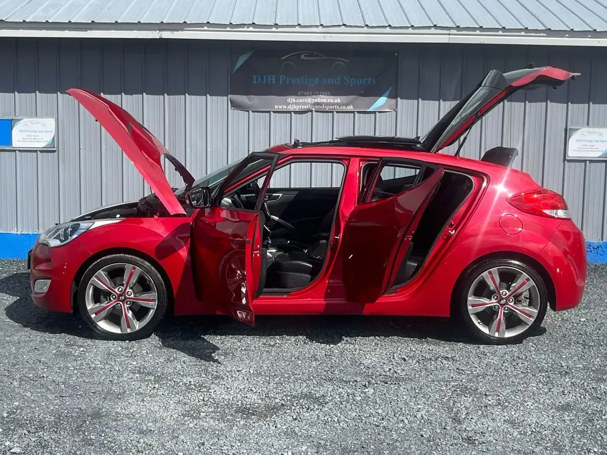 Used Hyundai Veloster Sport 140 HP (102 kW) 2013 Red Hatchback