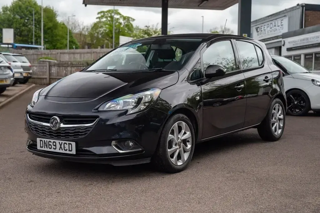 Begagnad Vauxhall Corsa SRi 2019 Svart Halvkombi