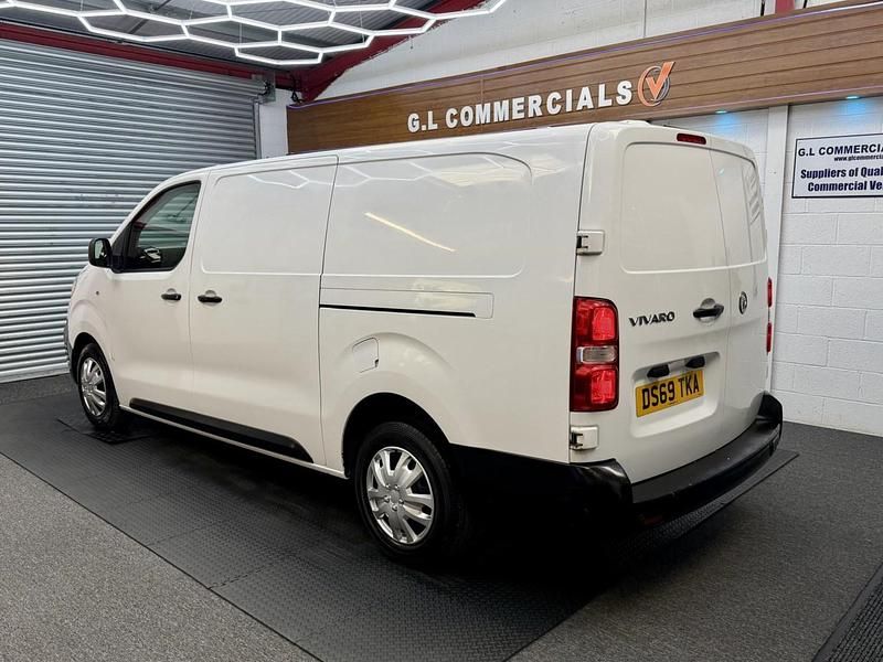 Used Vauxhall Vivaro Edition 100 HP (73 kW) 2019 White MPV