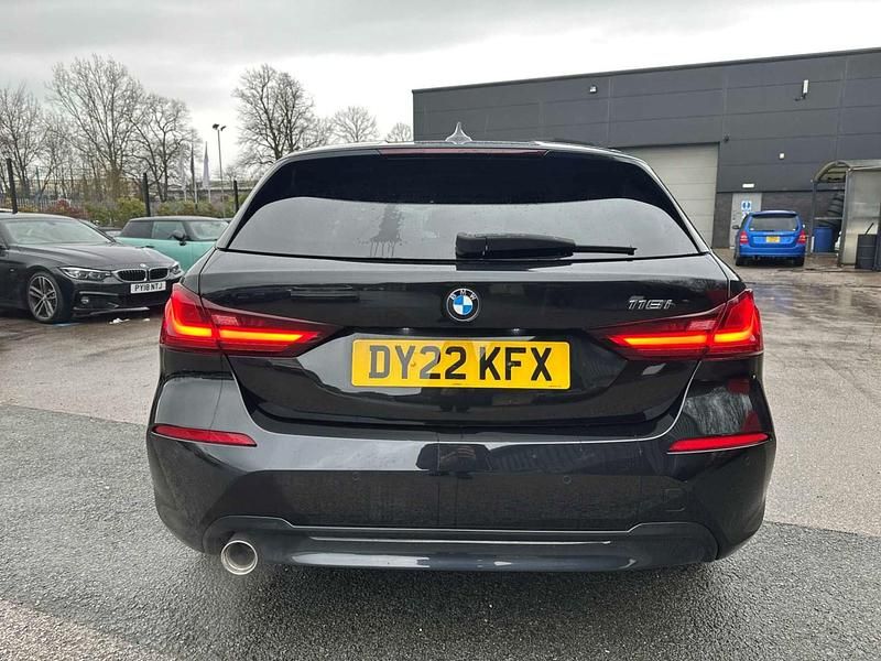 Used BMW 118 Sport Line 134 HP (98 kW) 2022 Black Hatchback