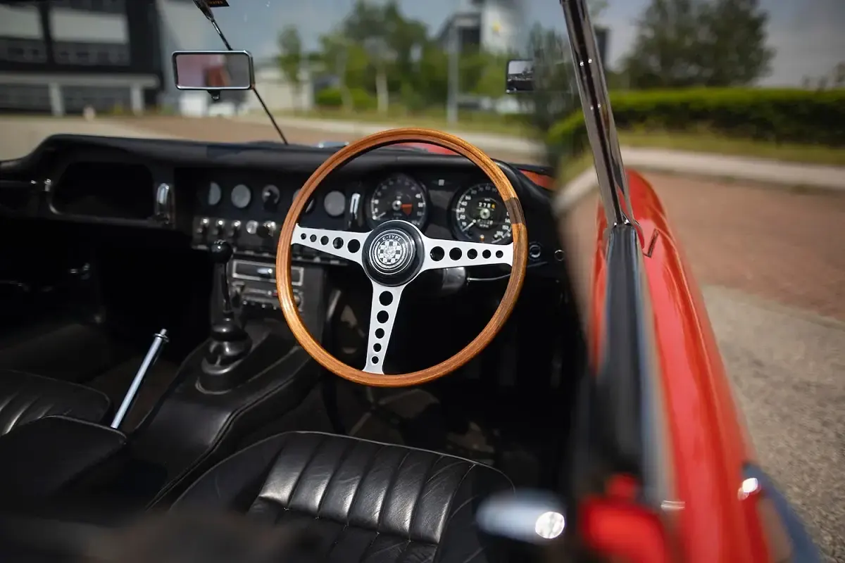 Used Jaguar E-Type S 265 HP (194 kW) 1967 Red