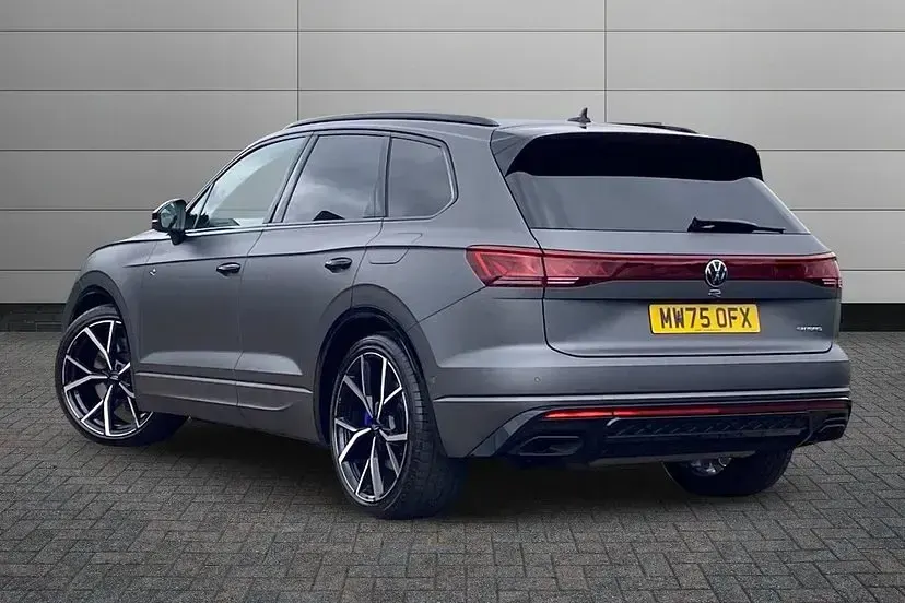 Used VW Touareg R 462 HP (339 kW) 2025 Silicon grey SUV