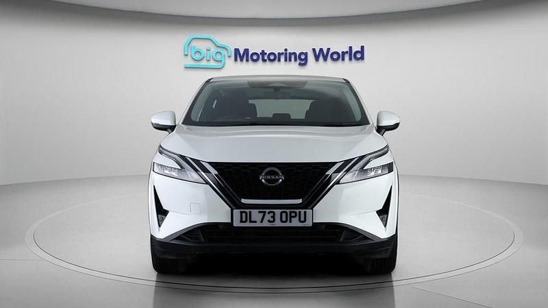 Used Nissan Qashqai Acenta Premium 158 HP (116 kW) 2023 White SUV