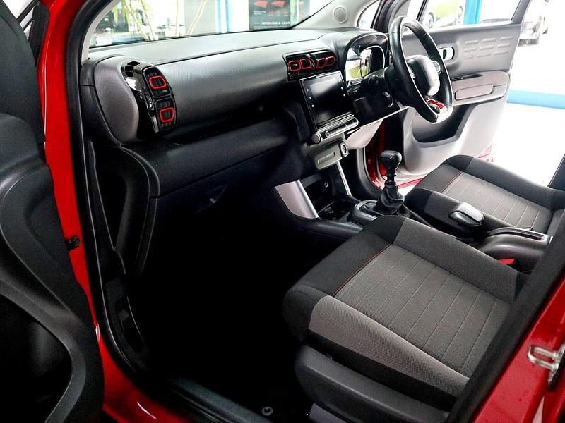 Used Citroën C3 PureTech 2021 Pepper red Hatchback