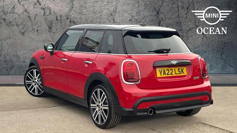 Used Mini Cooper Exclusive 134 HP (98 kW) 2022 Red Hatchback