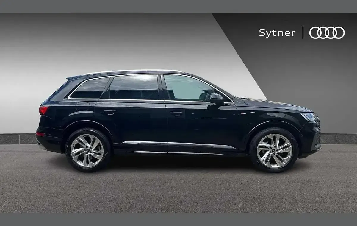 Used Audi Q7 S-Line 281 HP (206 kW) 2023 Black SUV
