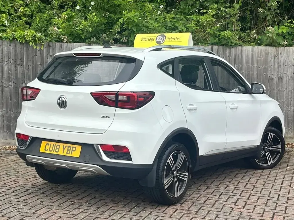 Used MG MG3 106 HP (77 kW) 2018 White Hatchback